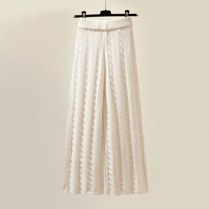 Maria - Soft, Comfortable Knitted Set